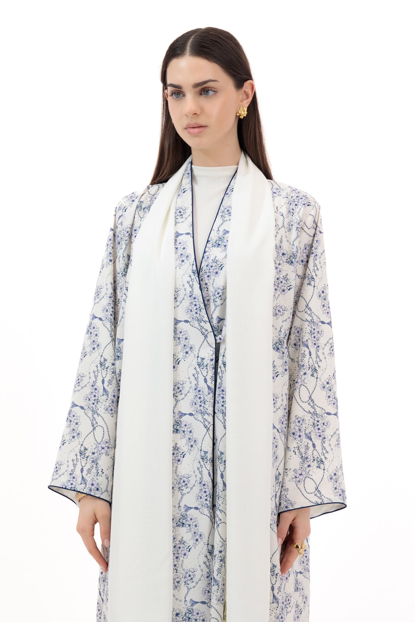 Noora in Ivory